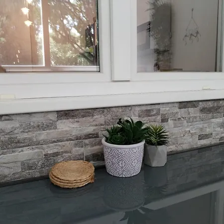 Suzana 2br With Balcony 公寓