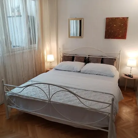 公寓 Suzana 2br With Balcony *