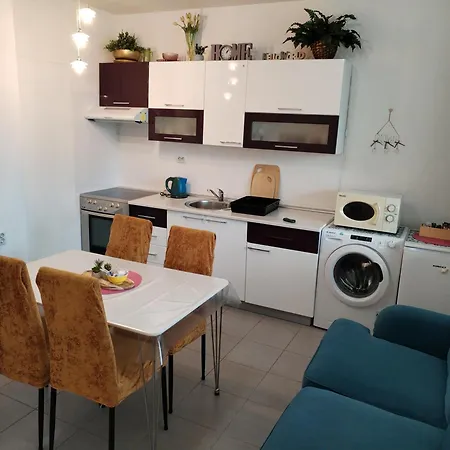 Appartement Suzana 2br With Balcony Split