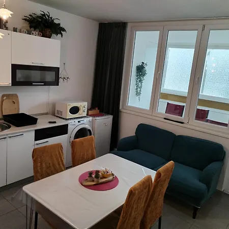 Suzana 2br With Balcony Appartement *