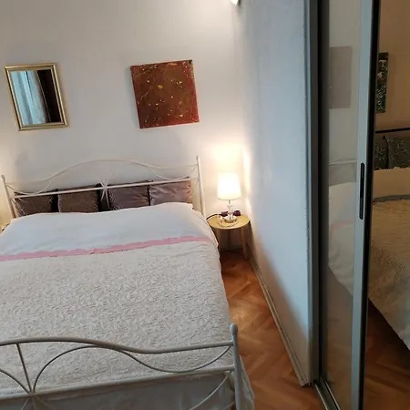 Suzana 2br With Balcony Appartement Split
