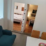 Suzana 2br With Balcony スプリト