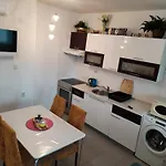 Suzana 2br With Balcony * Split