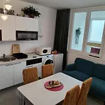 Suzana 2br With Balcony Apartment