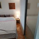 Suzana 2br With Balcony Apartment *