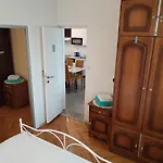 Suzana 2br With Balcony Split