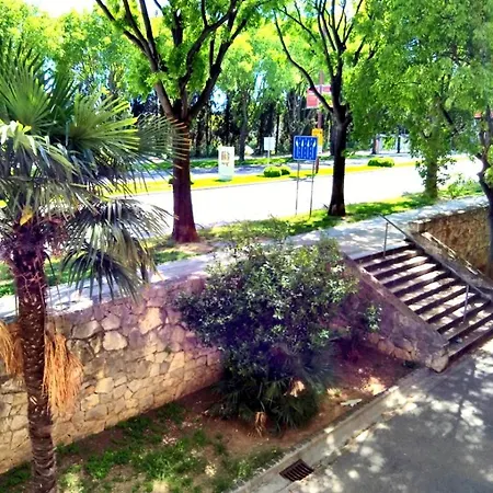 Suzana 2br With Balcony * سبليت