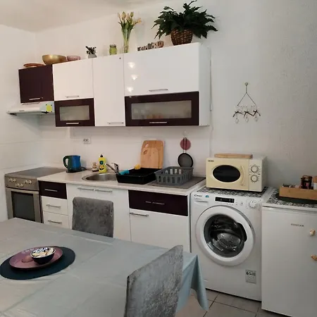 Apartamento Suzana 2br With Balcony Split