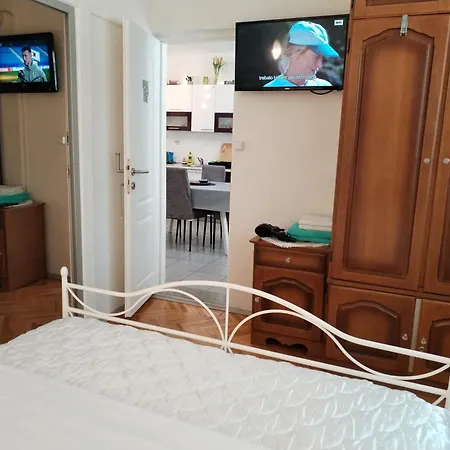 Suzana 2br With Balcony Apartman