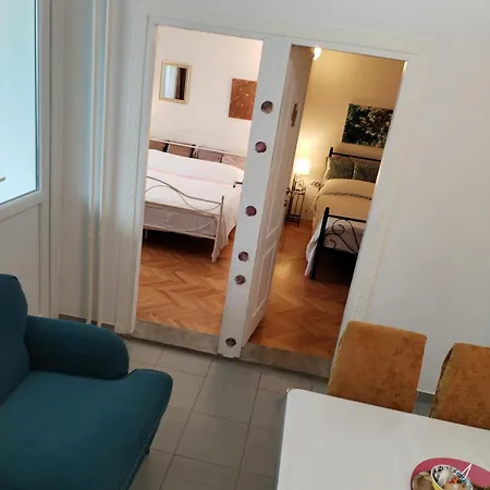 Suzana 2br With Balcony سبليت