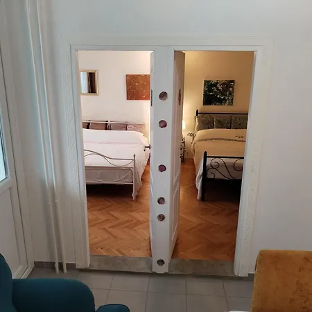 Apartment Suzana 2br With Balcony