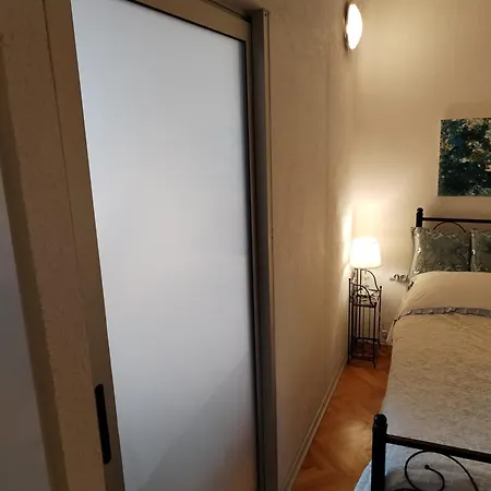 Suzana 2br With Balcony سبليت