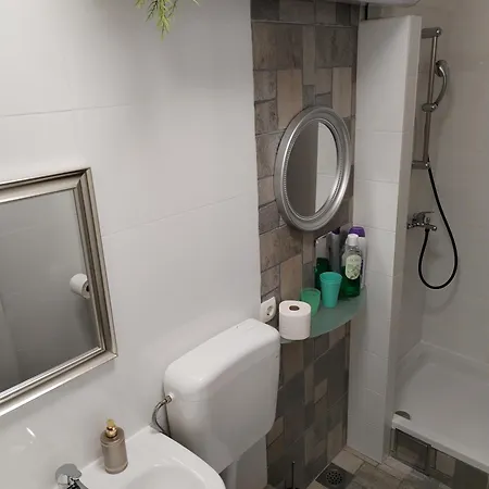 Suzana 2br With Balcony سبليت