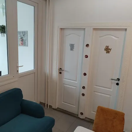 Suzana 2br With Balcony Appartement